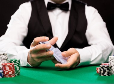 casino poker dealer salary